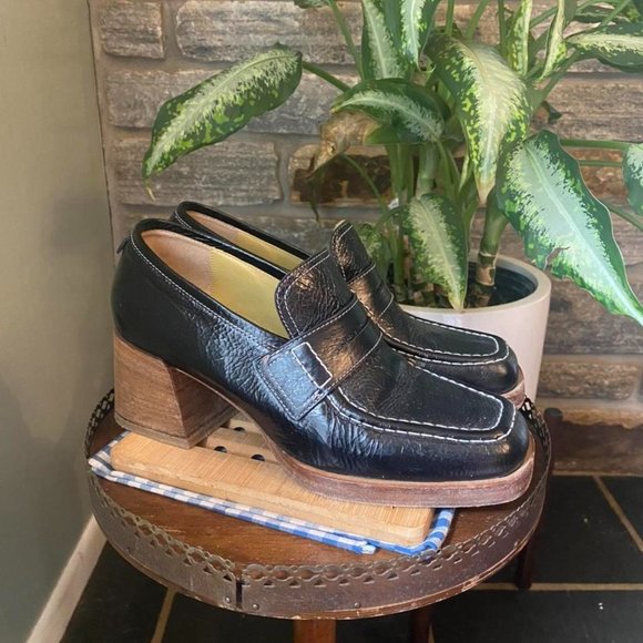 deadstock Labucq black patent leather Kitty Loafers, 2019